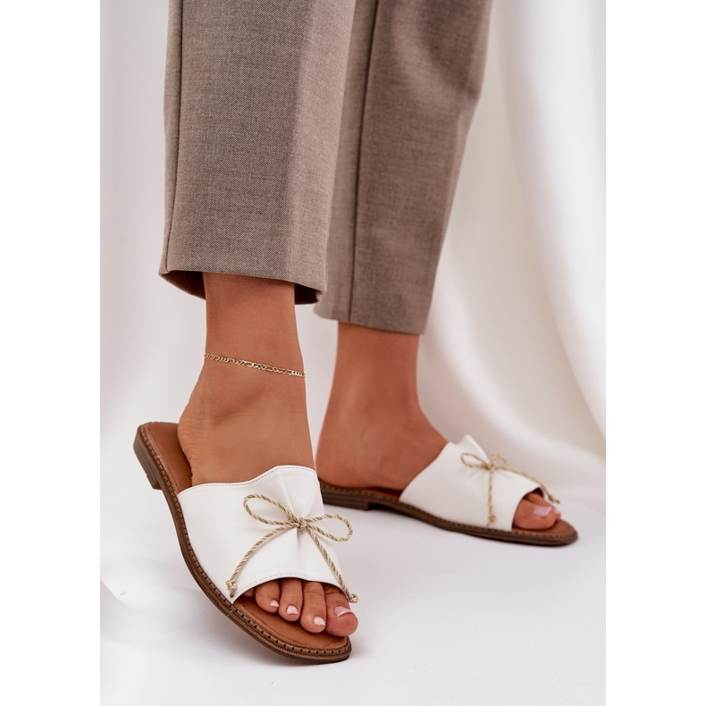 Flip Flip di suola piatta con un fiocco decorativo bianco 2