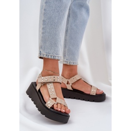 Sandali decorati sulla piattaforma beige 2