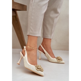 Nato tacchi alti con un tacco beige 2