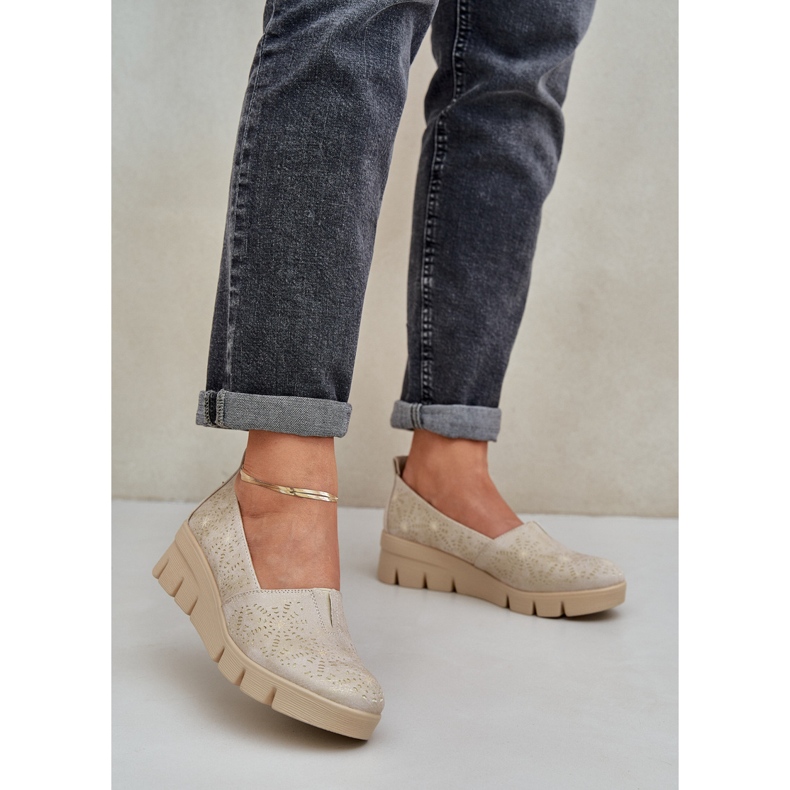 Jezzi Scarpe da donna con un motivo a cuneo oro aperto d'oro 2