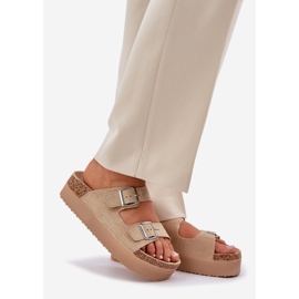 Pantofole da donna su una piattaforma enorme con fibbie beige 1