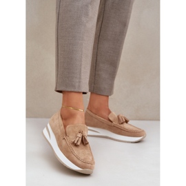 Mocassine su un delicato ecoto cuneo, svance beige 2