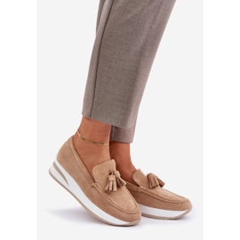 Mocassine su un delicato ecoto cuneo, svance beige 1