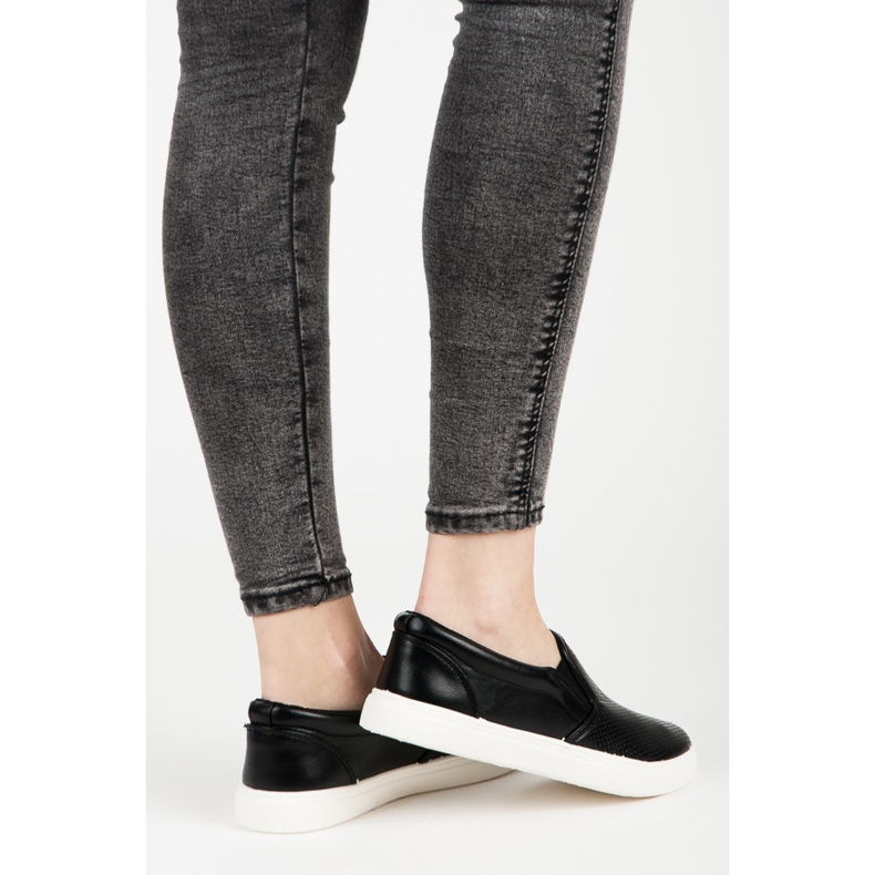 Slipon traforati nero 1