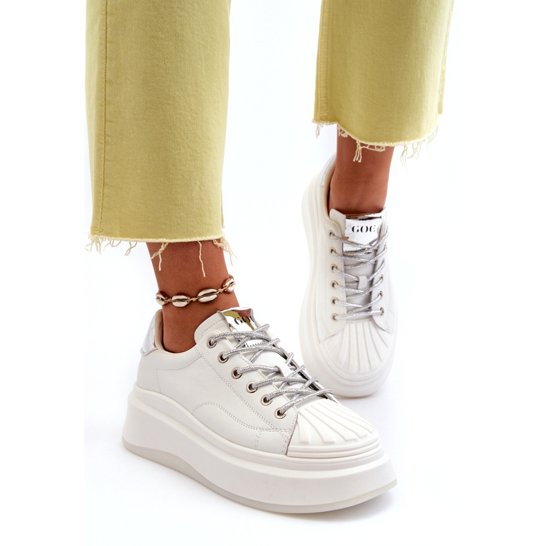 Sneakers in pelle sportiva femminile sulla piattaforma bianca Goe NN2N4033 bianco 3
