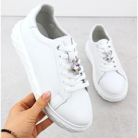 Scarpe in pelle da donna con un ornamento sulla piattaforma bianca Sergio Leone SP110 bianco 1