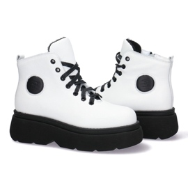 KOMODO Stivali da donna in pelle sulla spessa suola Pollonus bianca 5-1567-004 bianco 1