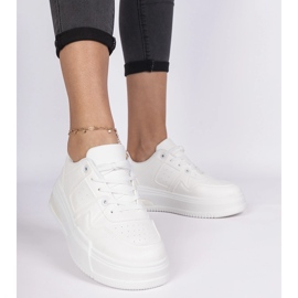 Sneakers bianche da donna con suola spessa bianca 2