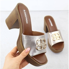 Pantofole da donna sul palo e sulla piattaforma Złote M. Daszyński MR24146-3 d'oro 1