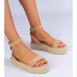 Beige sandals espadrilles sulla piattaforma 1