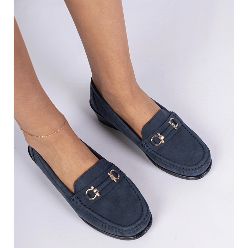 Navy Women's Wedge Mandes con una finitura opaca blu 1