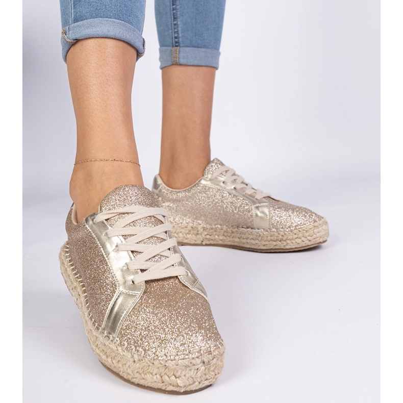 Espadrille da donne dorate decorate con glitter d'oro 1