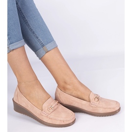 Mocassine femminili rosa con una finitura opaca 1