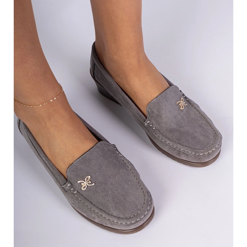 Mocassine femminili grigie per un cuneo di ecozamsz grigio 2