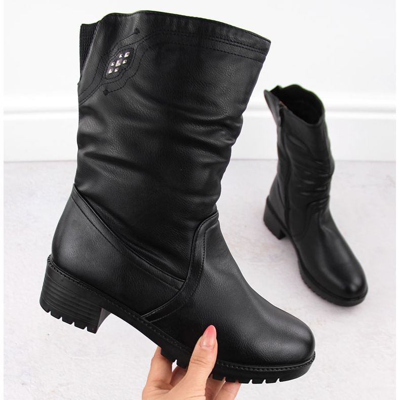 Stivaletti alti neri da donna isolati Filo Donna Z24-43 nero 1