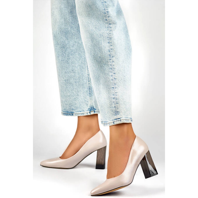 Décolleté da donna a punta con tacco alto decorativo, beige GD-FL486A-L.BE 2