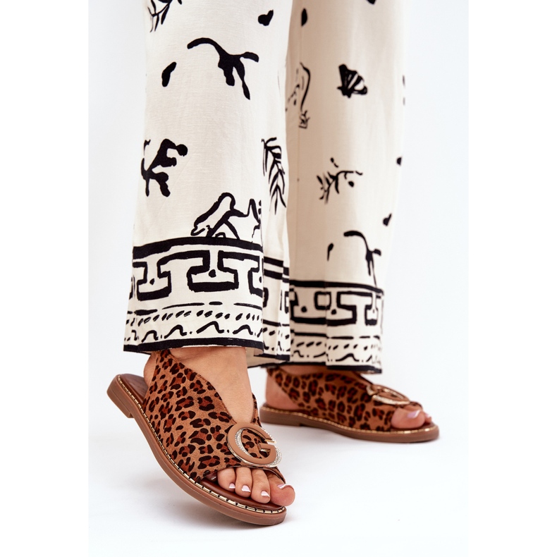 Sandali piatti con decorazione stampa leopardo marrone 2