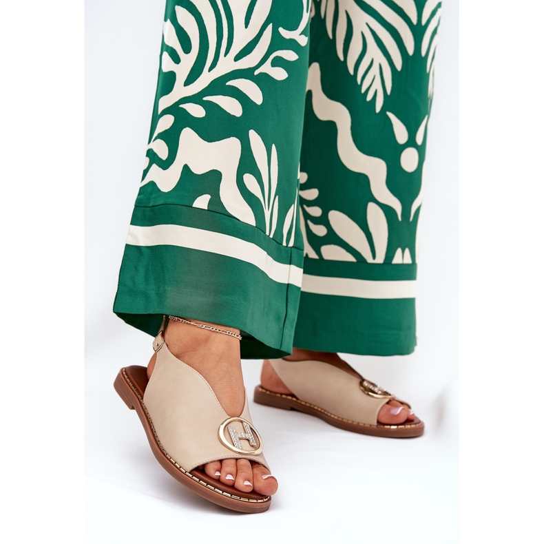 Sandali eleganti piatti con decorazione beige 2