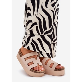 Pantofole su una piattaforma enorme beige 1