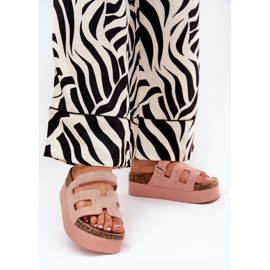 Pantofole su un'enorme piattaforma rosa 2