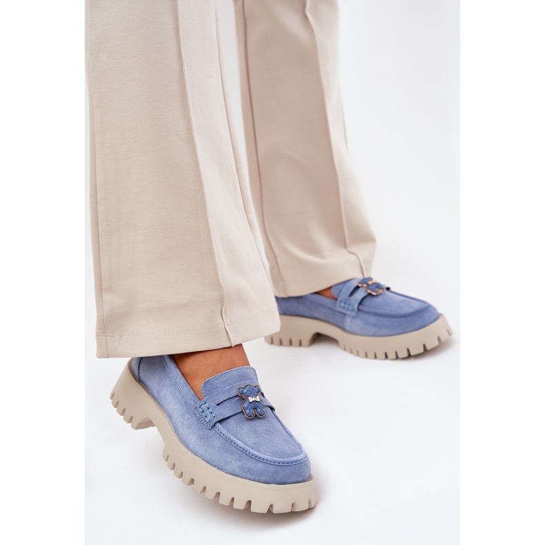 Mocassine in pelle scamosciata femminile con spille da blu vinceza 79533 2