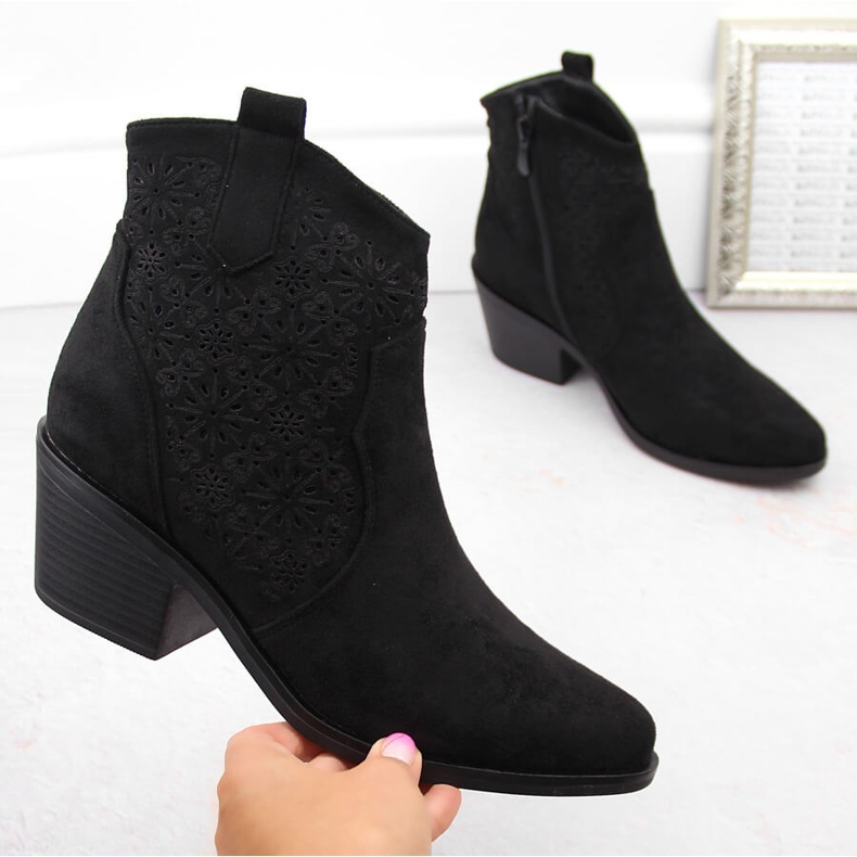Stivali texani da donna in pelle scamosciata traforata, neri S.Barski HY42-944 nero 1
