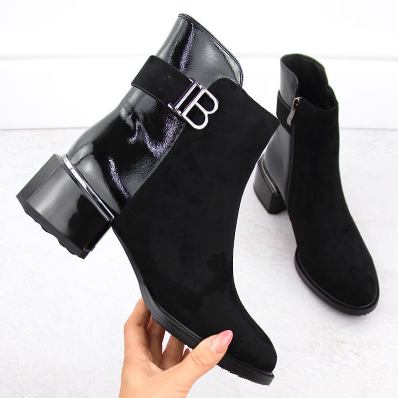Stivaletti da donna con tacco alto in camoscio e vernice nera D&amp;A S.Barski Collezione Premium MR880-040 nero 1
