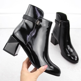 Stivaletti in vernice nera con tacco decorativo D&amp;A S.Barski Premium Collection MR880-140 nero 1