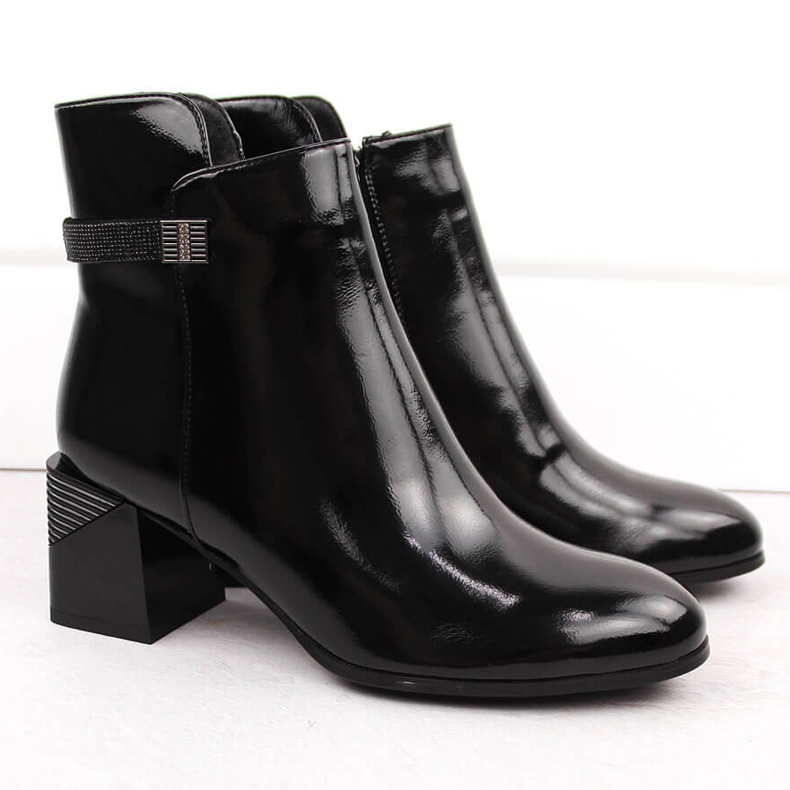 Stivaletti in vernice nera con tacco decorativo D&amp;A S.Barski Premium Collection MR880-140 nero 2