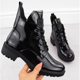 Abbigliamento da lavoro da donna in vernice nera Vinceza 58136 nero 1