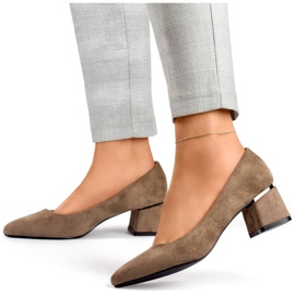 Décolleté da donna a punta con blocco basso, camoscio beige GD-XR-103B-KH 1