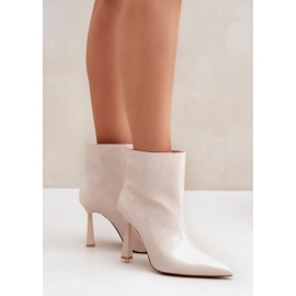 Stivaletti slip-on laccati con tacco alto L.Beige 2