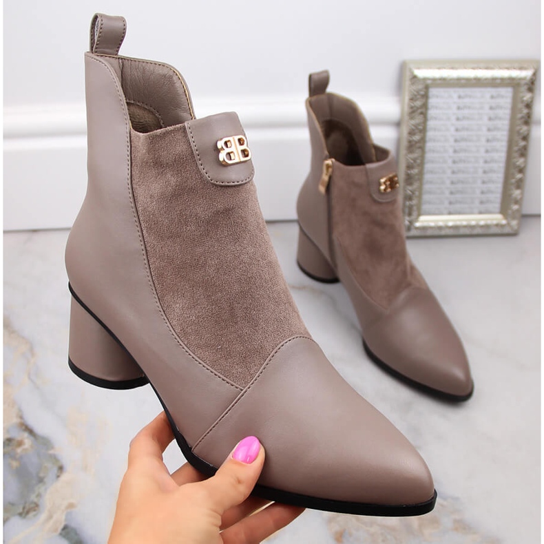 Stivali beige con tacco alto da donna D&amp;A S.Barski Collezione Premium MR870-96 2