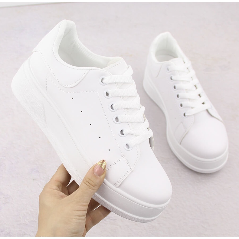 Scarpe sportive da donna con plateau bianche Sabatina 0974 bianca 2