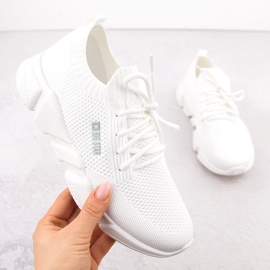 Comode scarpe sportive da donna bianche Big Star JJ274268 bianco 1