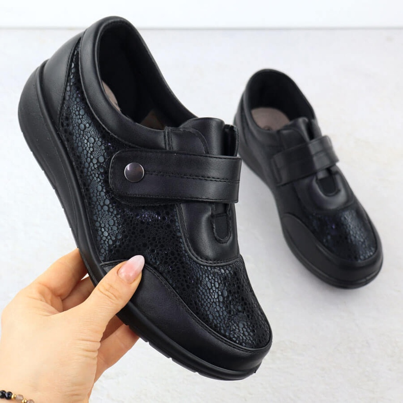 Scarpe comode da donna con velcro Black Unisoft 9022 nero 1