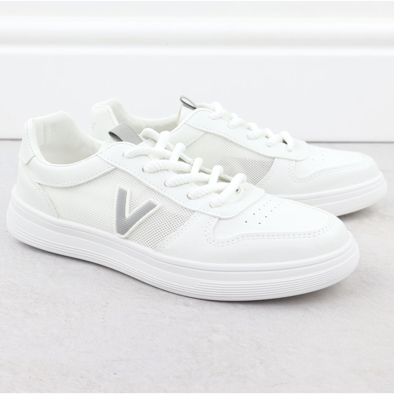 Scarpe sportive femminili con una maglia bianca Vinceza 13627 bianco 2