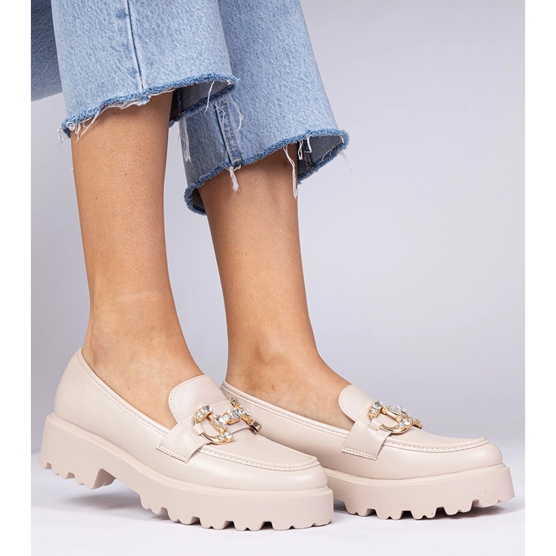 Mocassini beige eleganti con zirconi 1