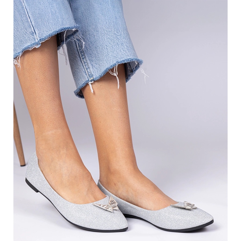 Ballerine glitter da donna d'argento con una farfalla 1