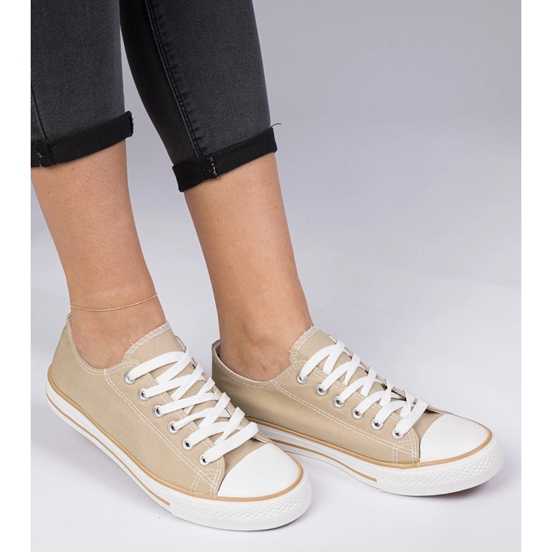 Sneaker femminili classiche beige 1