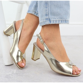 Sandali da donna sul post metallico dorato Jezzi 6985 d'oro 1