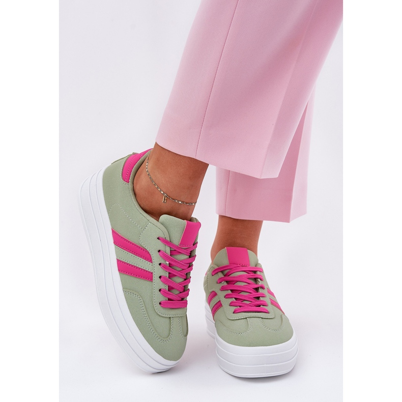 Eleganti sneaker da donna sulla piattaforma verde 2