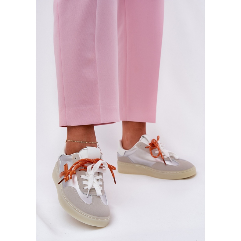 Scarpe sportive basse delle donne d'argento 2