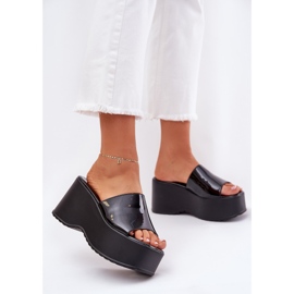 Pantofole per donne dipinte sulla piattaforma e zeppe nere nero 2