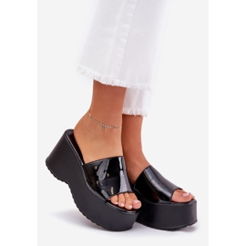 Pantofole per donne dipinte sulla piattaforma e zeppe nere nero 1