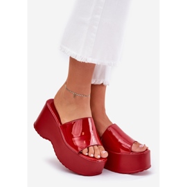 Pantofole per donne dipinte sulla piattaforma e zeppe rosse rosso 1