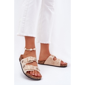 Pantofole da donna su una suola di sughero con fibbie e spille beige 2