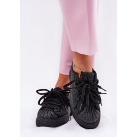 Sneaker femminili con decorazione sulla piattaforma nera nero 2