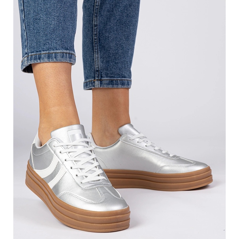 Sneaker Silver Sneaker Sports da donna sulla piattaforma d'argento 2
