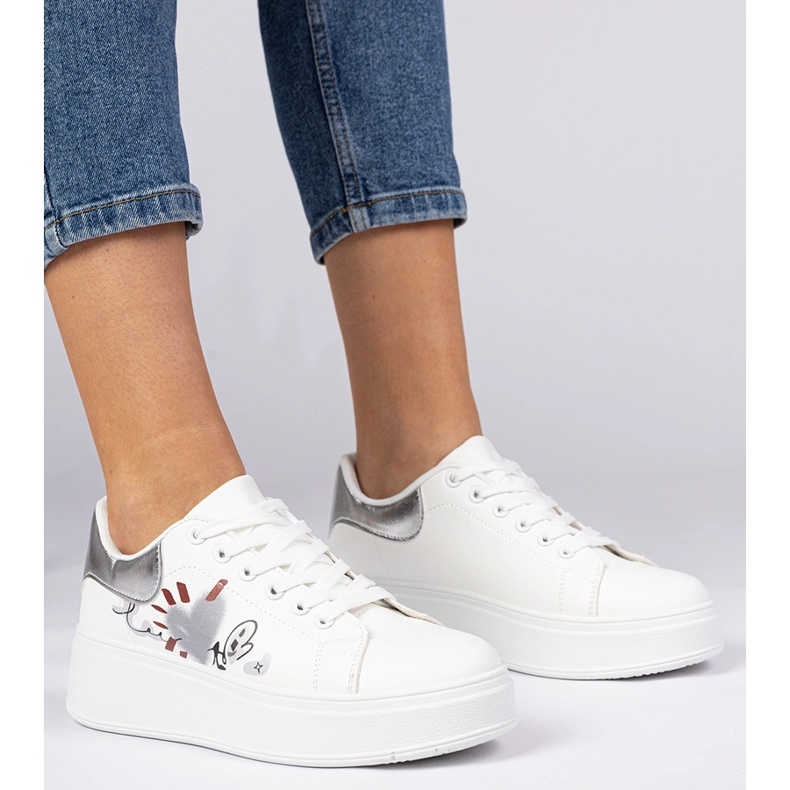Sneaker bianche e argento sneaker da donna con stampa bianca 1